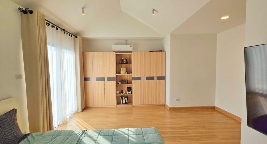 For sale 3 bedrooms house in East Pattaya, Pattaya