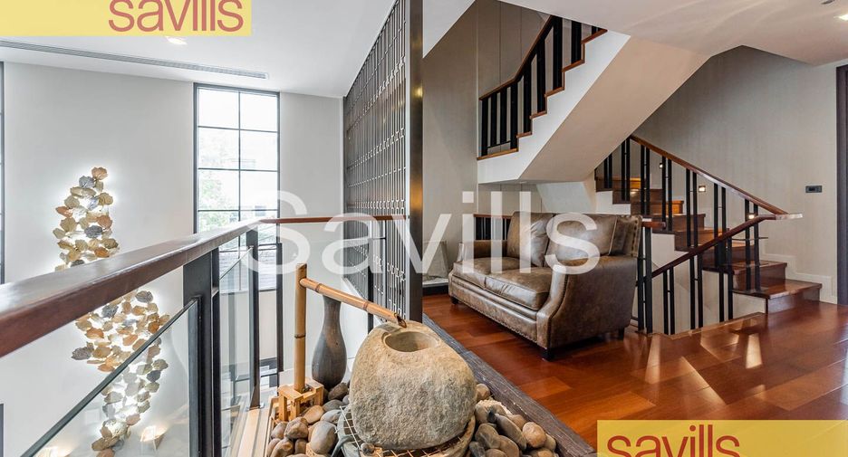 Casa adosada en alquiler y en venta de 4 habitaciones en Watthana, Bangkok