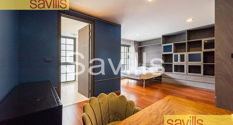 Casa adosada en alquiler y en venta de 4 habitaciones en Watthana, Bangkok