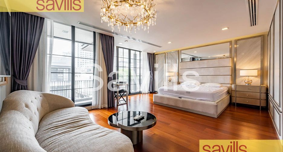 Casa adosada en alquiler y en venta de 4 habitaciones en Watthana, Bangkok