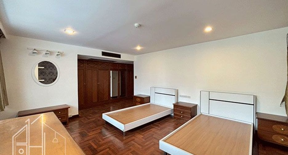 À louer 3 chambres condo à Khlong Toei, Bangkok