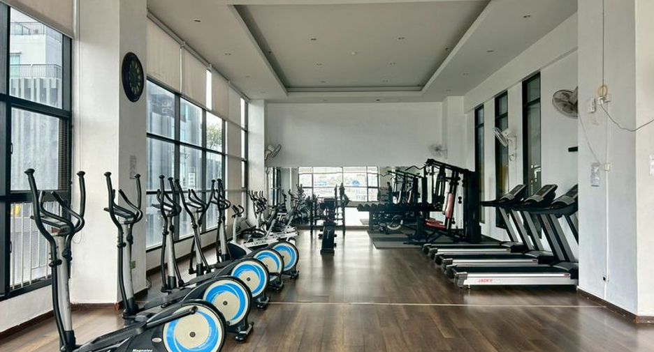 À vendre 1 chambre condo à Si Racha, Chonburi