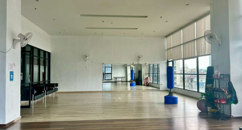 À vendre 1 chambre condo à Si Racha, Chonburi
