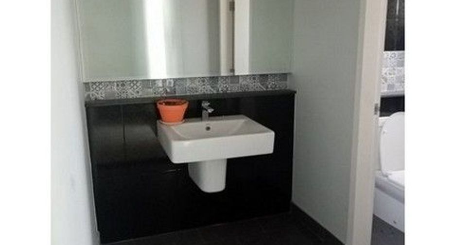Casa adosada en venta de 1 habitaciones en Bang Len, Nakhon Pathom
