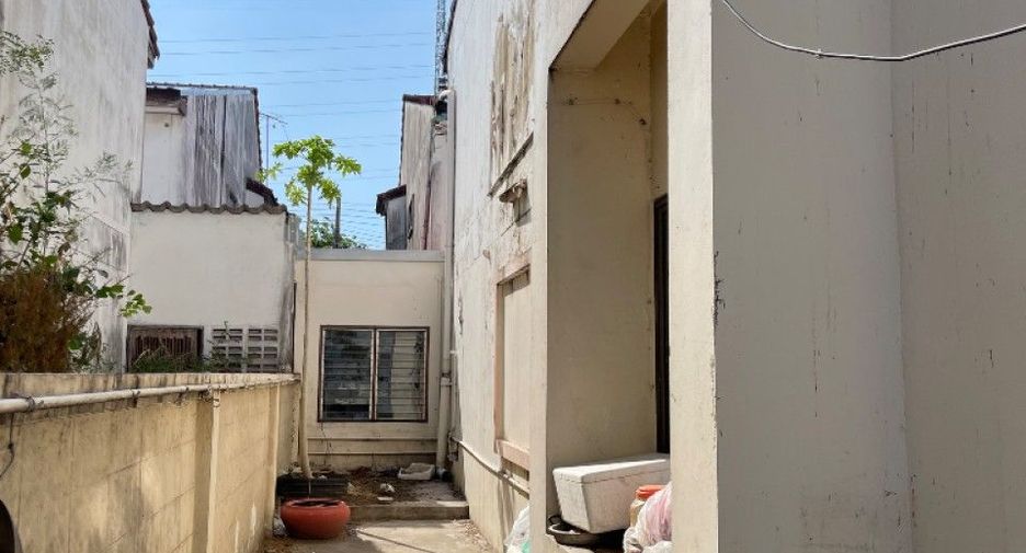 For sale 2 bedrooms townhouse in Mueang Chon Buri, Chonburi