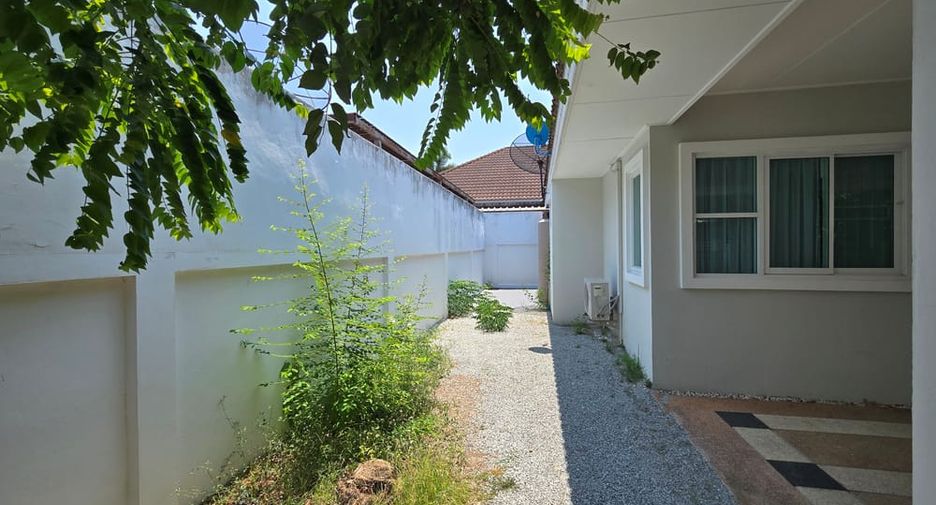 For sale 3 bedrooms house in East Pattaya, Pattaya