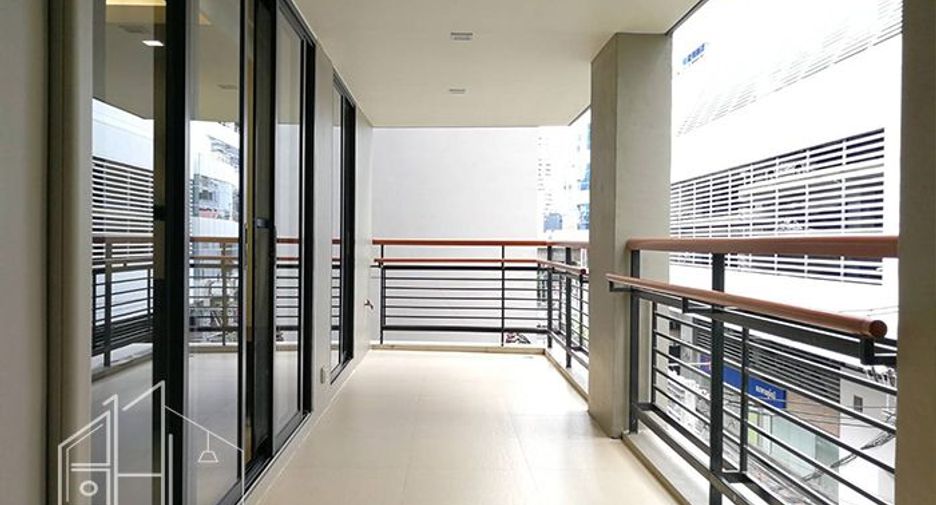 Condo en alquiler de 2 habitaciones en Khlong Toei, Bangkok