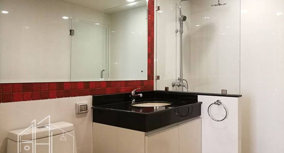 Condo en alquiler de 2 habitaciones en Khlong Toei, Bangkok