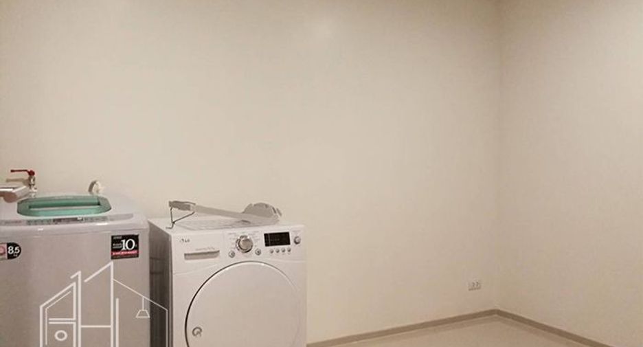 Condo en alquiler de 2 habitaciones en Khlong Toei, Bangkok