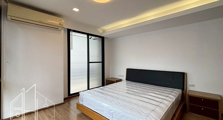 Condo en alquiler de 3 habitaciones en Khlong Toei, Bangkok