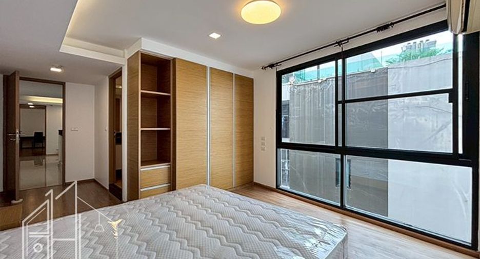 Condo en alquiler de 3 habitaciones en Khlong Toei, Bangkok