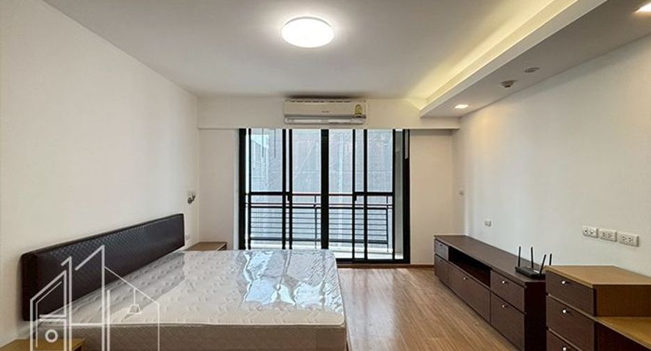 Condo en alquiler de 3 habitaciones en Khlong Toei, Bangkok
