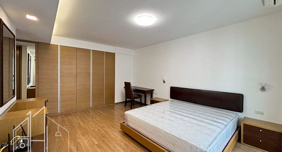 Condo en alquiler de 3 habitaciones en Khlong Toei, Bangkok