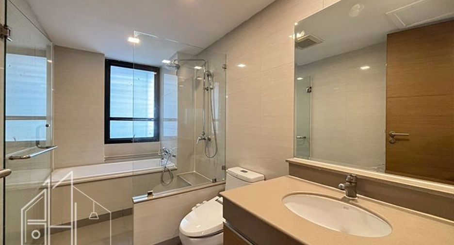 Condo en alquiler de 3 habitaciones en Khlong Toei, Bangkok