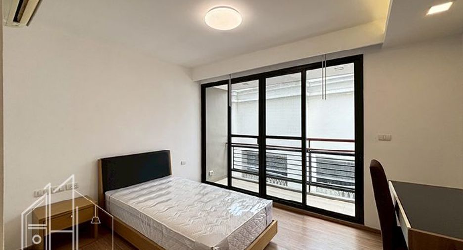 Condo en alquiler de 3 habitaciones en Khlong Toei, Bangkok