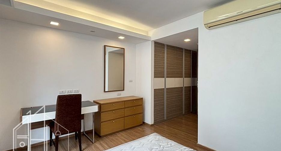 Condo en alquiler de 3 habitaciones en Khlong Toei, Bangkok