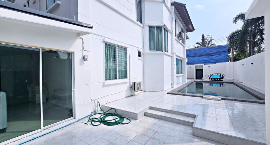 À vendre 5 chambres villa à East Pattaya, Pattaya