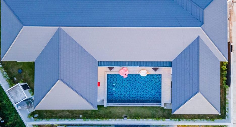 For rent 4 bedrooms villa in Huay Yai, Pattaya