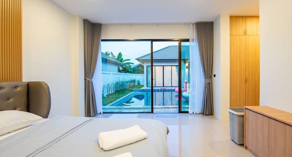 For rent 4 bedrooms villa in Huay Yai, Pattaya