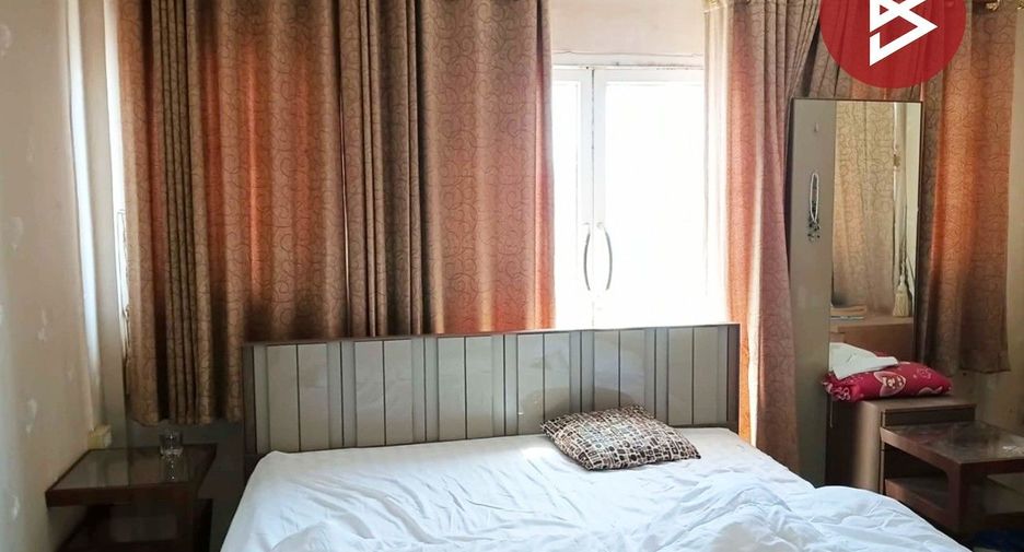 Casa adosada en venta de 3 habitaciones en Bua Yai, Nakhon Ratchasima