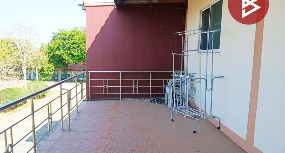 Casa adosada en venta de 3 habitaciones en Bua Yai, Nakhon Ratchasima