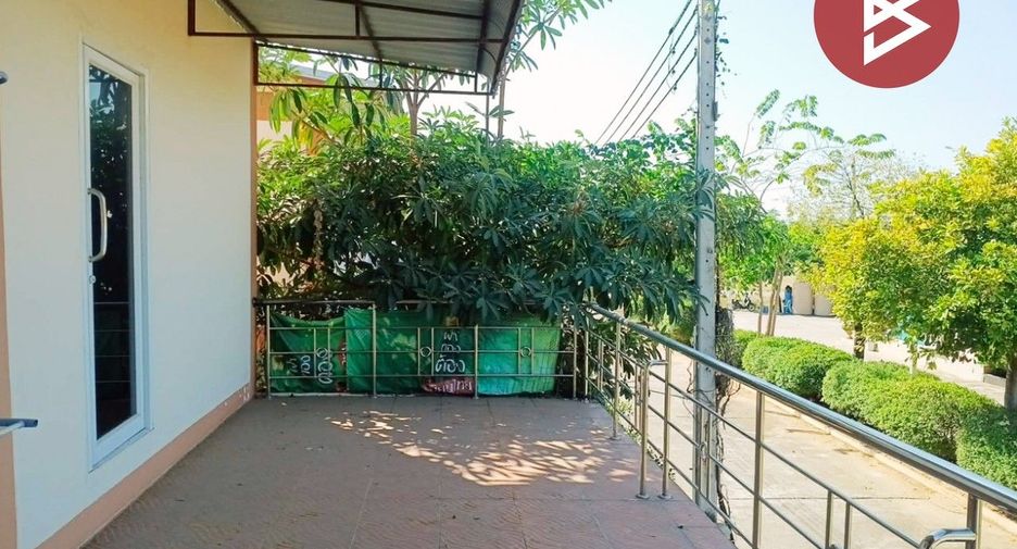 Casa adosada en venta de 3 habitaciones en Bua Yai, Nakhon Ratchasima