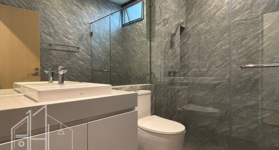 Condo en alquiler de 3 habitaciones en Watthana, Bangkok
