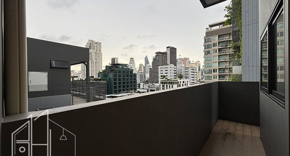 Condo en alquiler de 3 habitaciones en Watthana, Bangkok