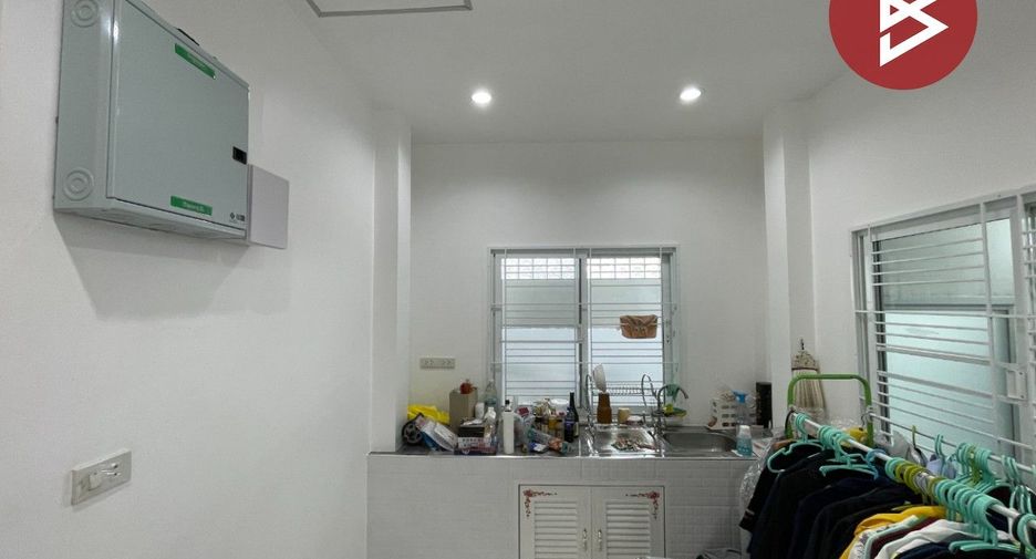 À vendre 2 chambres maison à Si Maha Phot, Prachin Buri