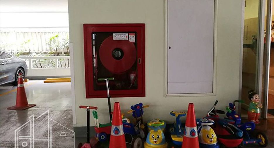 Condo en alquiler de 3 habitaciones en Watthana, Bangkok