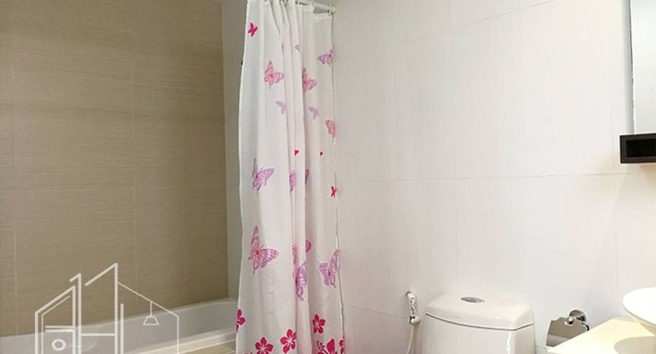 Condo en alquiler de 3 habitaciones en Watthana, Bangkok