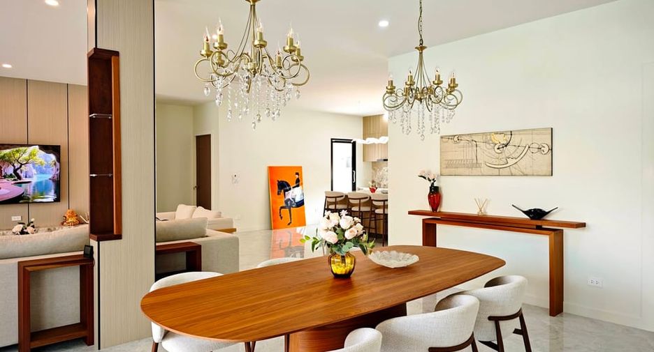 For sale 3 bedrooms villa in East Pattaya, Pattaya