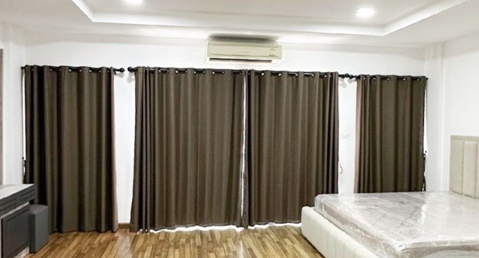 À vendre 4 chambres maison de ville à Mueang Samut Prakan, Samut Prakan