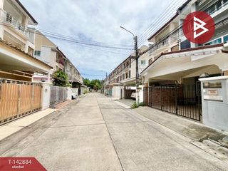 出售 4 卧室 联排别墅 在 Mueang Samut Prakan, Samut Prakan
