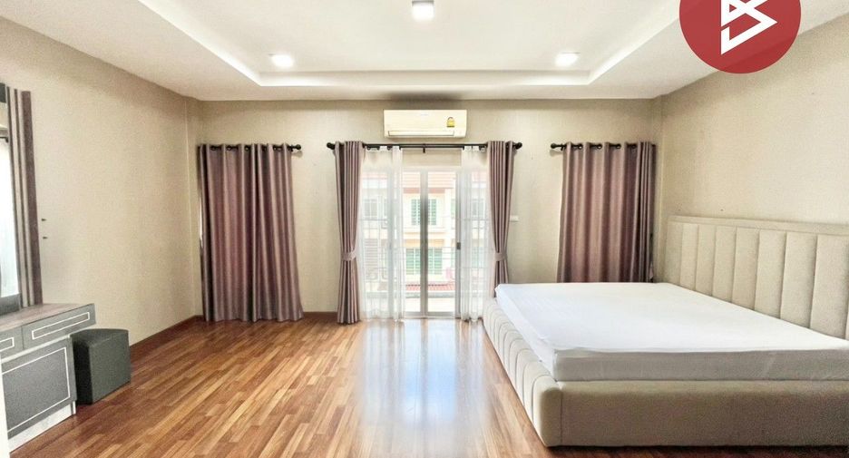 出售 4 卧室 联排别墅 在 Mueang Samut Prakan, Samut Prakan