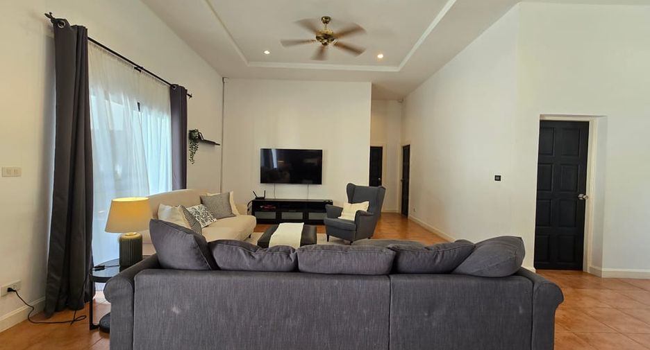 À louer 4 chambres villa à East Pattaya, Pattaya