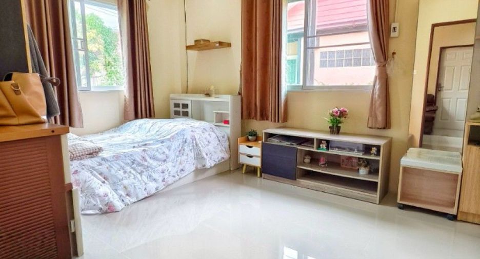For sale 3 bedrooms house in Ban Phaeo, Samut Sakhon