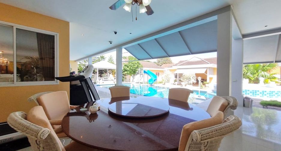 À louer 8 chambres villa à East Pattaya, Pattaya