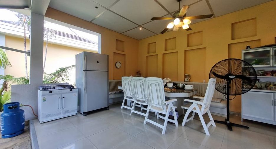 À louer 8 chambres villa à East Pattaya, Pattaya