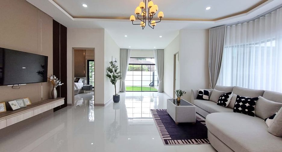 Villa zur Miete und zum Kauf mit 4 Zimmer in East Pattaya, Pattaya