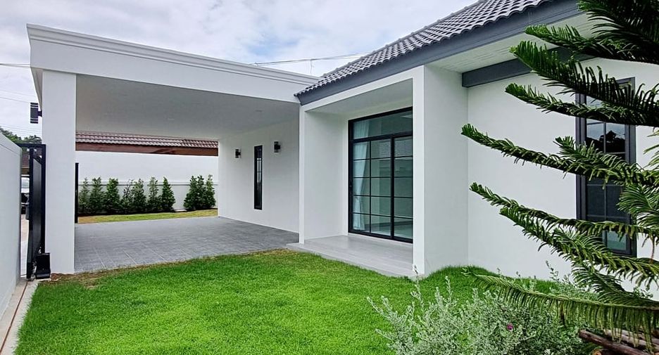 Villa zur Miete und zum Kauf mit 4 Zimmer in East Pattaya, Pattaya
