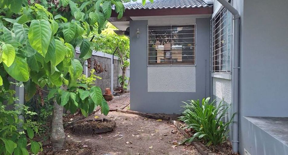 À louer 4 chambres maison à Si Racha, Chonburi