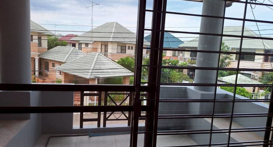 À louer 4 chambres maison à Si Racha, Chonburi