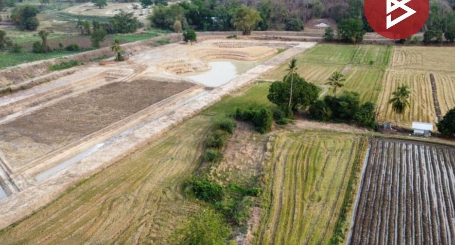 Grundstück zum Kauf in Lat Yao, Nakhon Sawan