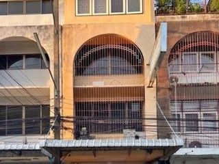 Аренда 6 спальни торговое помещение в Суан Луанг, Бангкок
