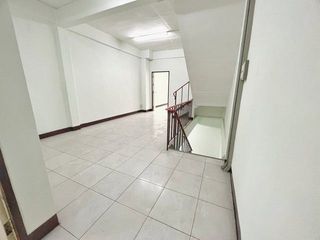 Аренда 6 спальни торговое помещение в Суан Луанг, Бангкок