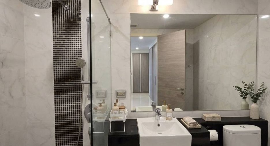 À louer et à vendre 2 chambres condo à Yan Nawa, Bangkok