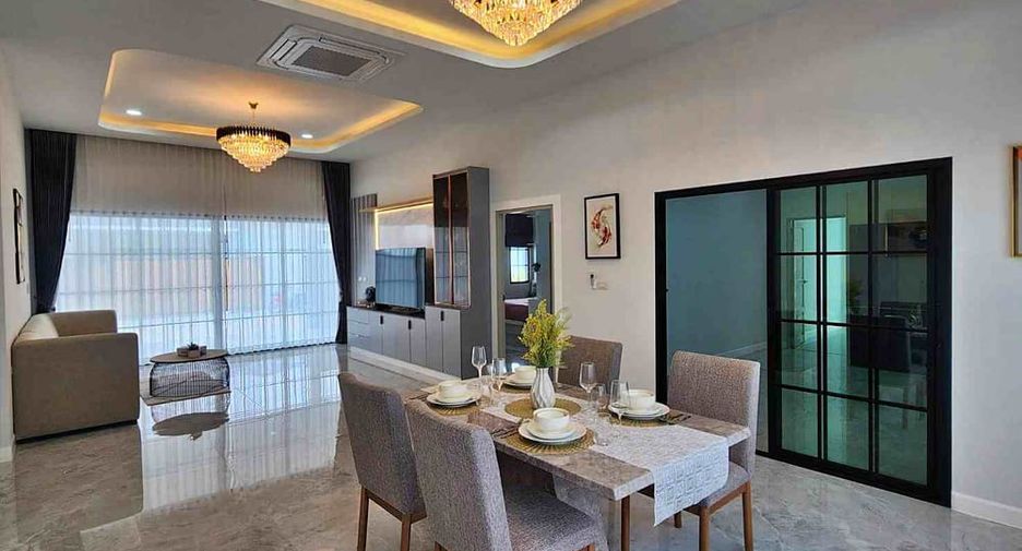 À louer 4 chambres villa à East Pattaya, Pattaya