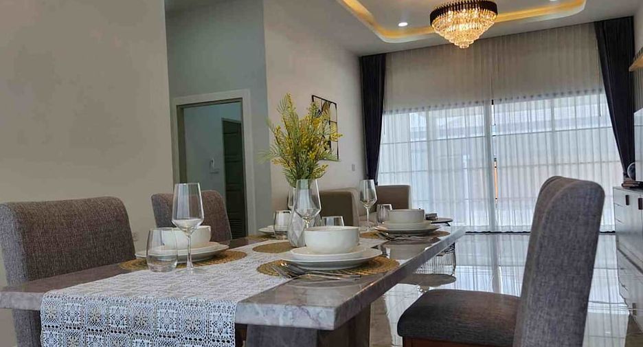 À louer 4 chambres villa à East Pattaya, Pattaya