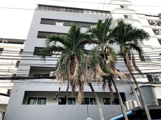 For rent 10 bedrooms office in Huai Khwang, Bangkok
